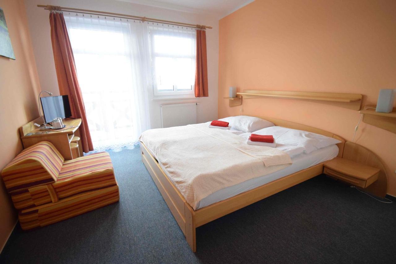 Hotel Emeran Litvínov Eksteriør billede
